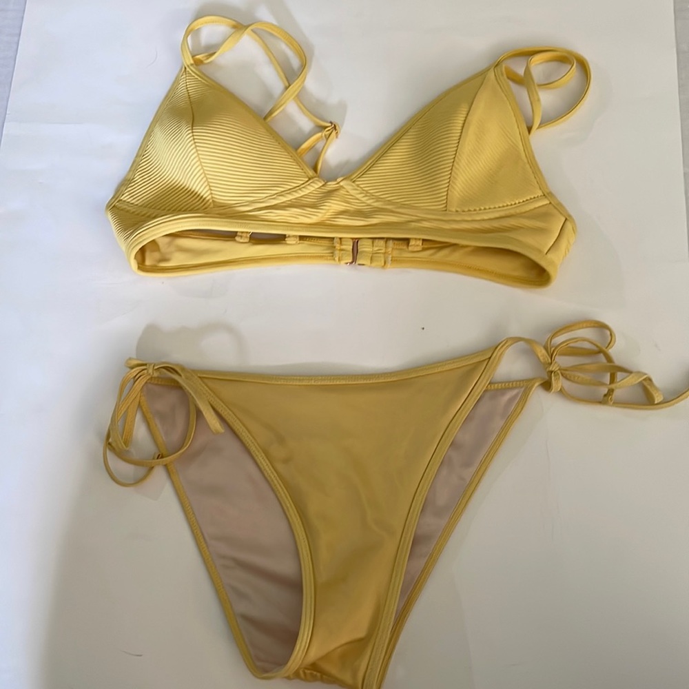 LA hearts bikini yellow 2 piece size m